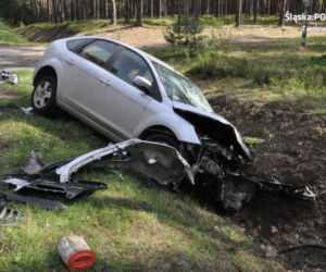 Zderzenie trzech aut na Śląsku. Nie żyje 82-latka z Fiata Punto