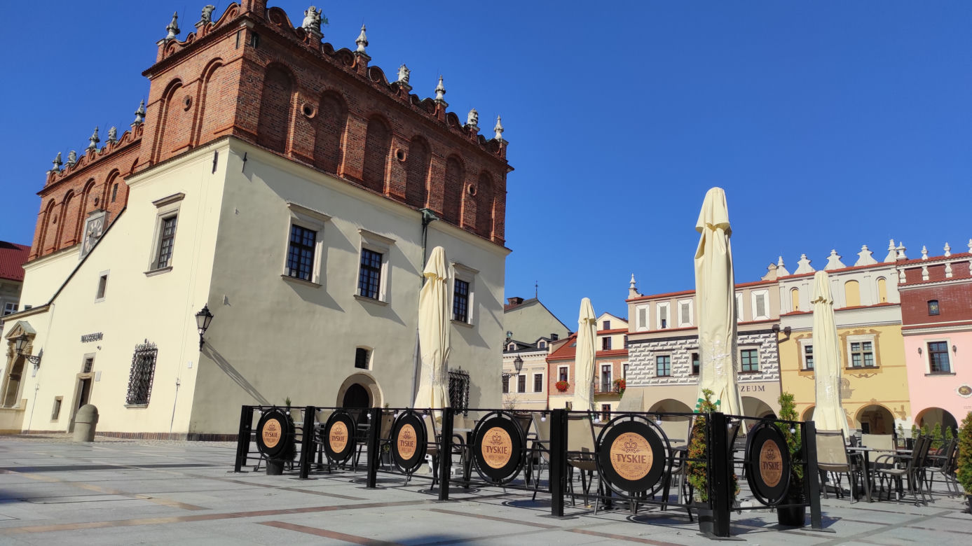 Znikają parasolki z tarnowskiego rynku
