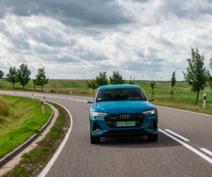 Audi e-tron Sportback 55 quattro S line (Antigua Blue)