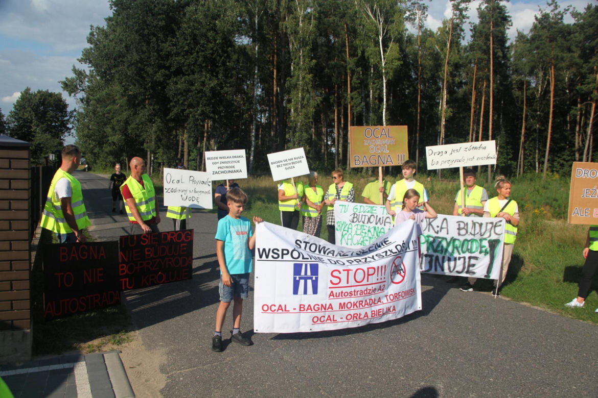 Wściekli mieszkańcy chcą zablokować budowę autostrady. "Łapy precz od naszych bagien!"