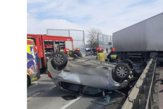 Poważny wypadek w Łoponiu. Zderzenie z ciężarówką i akcja służb