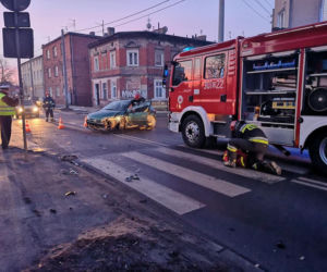 Groźne zderzenie na bydgoskim Szwederowie! Jedna osoba trafiła do szpitala! [ZDJĘCIA]