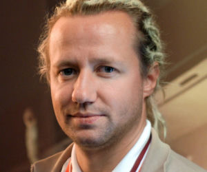 ROBERT LESZCZYŃSKI