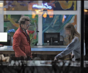 Paweł Wilczak szuka złota w w lombardzie