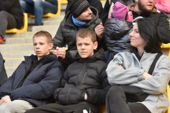 PRES Grupa Deweloperska Toruń - Stelmet Falubaz Zielona Góra, zdjęcia kibiców i zawodników ze sparingu na Motoarenie