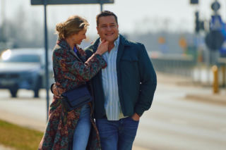 Na Wspólnej odc. 4251. Michał (Robert Kudelski), Lucy (Marta Cichorska)