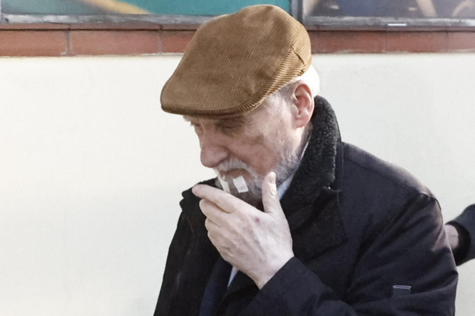 Macierewicz zabrał głos na temat krzyża spalonego w Warszawie. Zaprezentował tezę do…