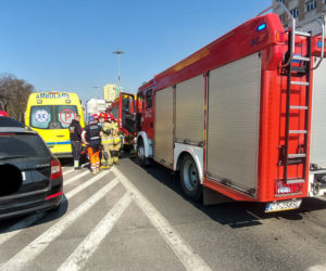 Bydgoszcz. Wypadek z udziałem karetki na rondzie Jagiellonów [ZDJĘCIA]