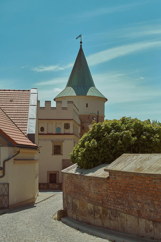 To jeden z najpiękniejszych domów w Małopolsce. Kiedyś był dworem obronnym, dziś zachwyca turystów