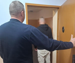 Rutynowa kontrola w Lęborku. Kierowca na podwójnym gazie, pasażer wylądował za kratkami