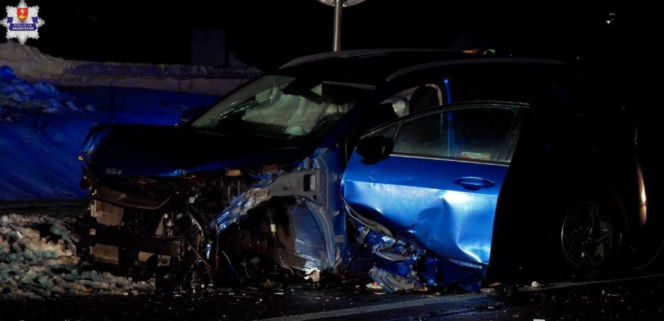 Karambol czterech aut na DK17. Wśród poszkodowanych noworodek