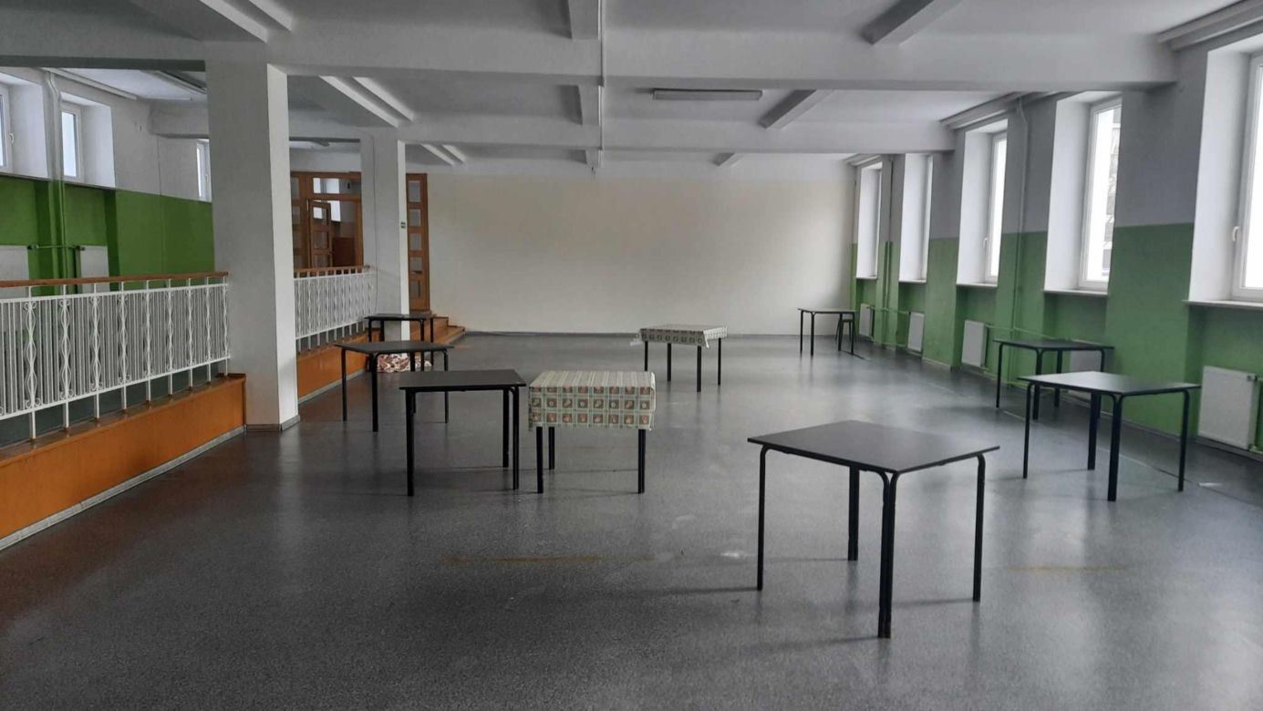 Tak wygląda przejęta od Rosji szkoła w Warszawie 