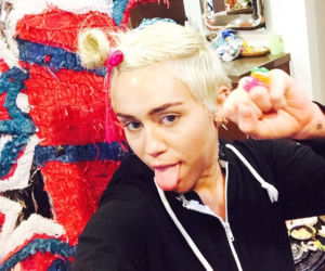 Miley Cyrus chwali się nową fryzurą i dziwnym tatuażem!
