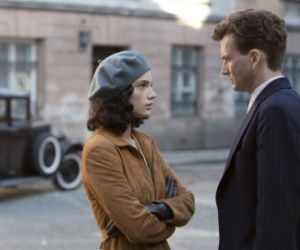 SZPIEDZY w WARSZAWIE odc. 1. Jean-Francois Mercier (David Tennant), Anna Skarbek (Janet Montgomery)