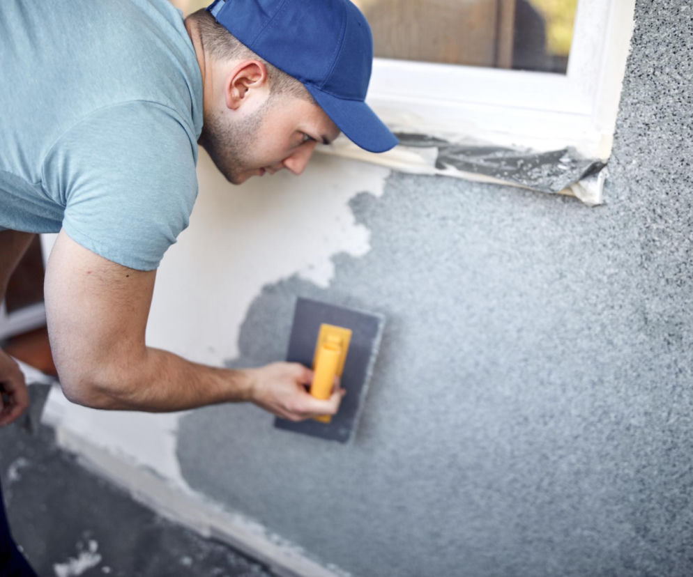 Czy można nałożyć tynk mozaikowy na stary? 