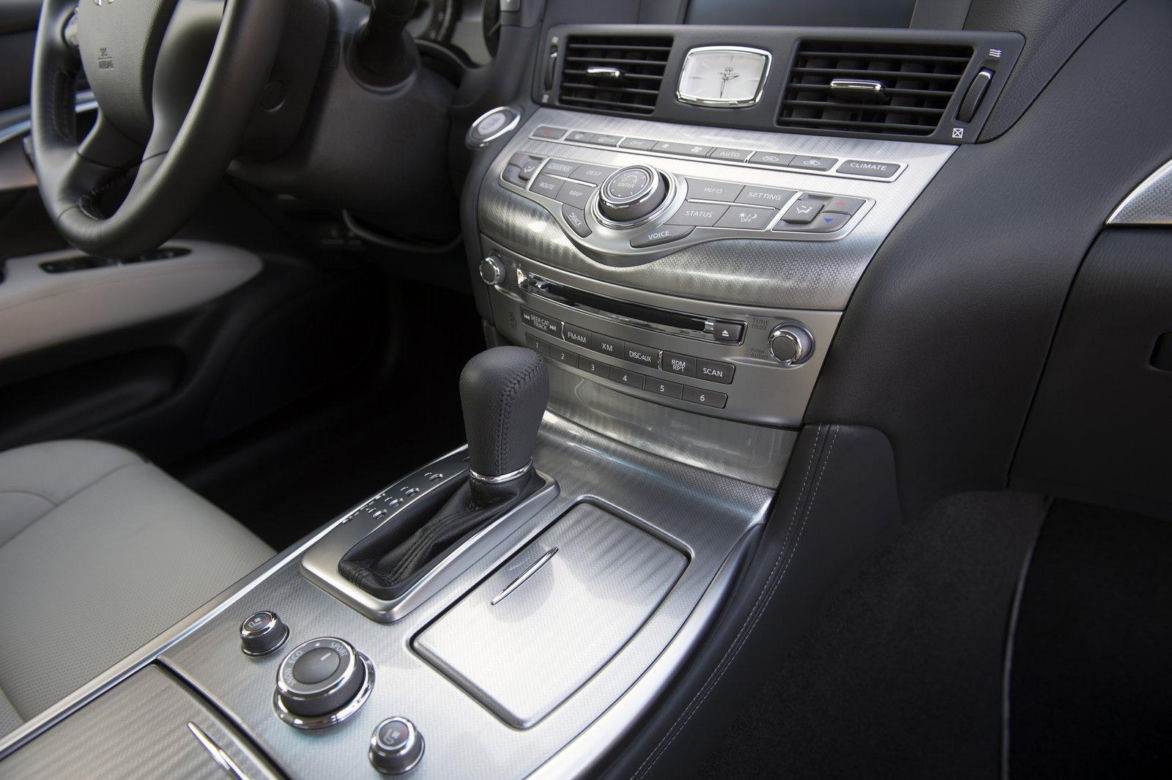 Infiniti Q70 Premium Select Edition