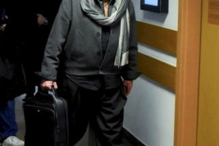 Krzysztof Rutkowski w futrze w sądzie