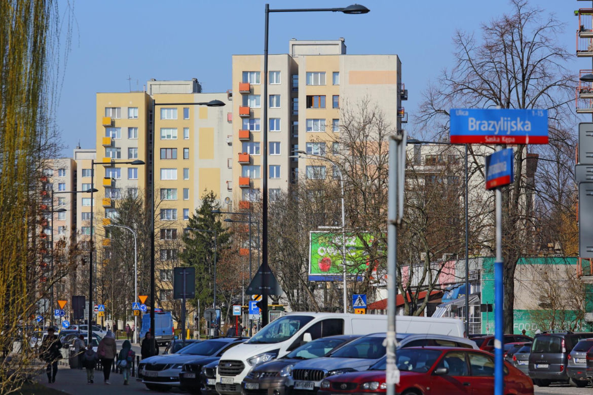 Ta architektura PRL zniknęła z krajobrazu Polski. Kolorowe bloki to dziś rzadkość [ZDJĘCIA]
