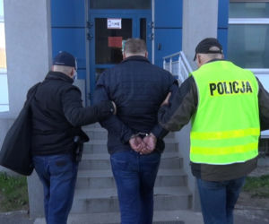 Cios policji w mafię śmieciową: Nielegalne odpady w magazynach w Zawierciu i Częstochowie [ZDJĘCIA, NOWE FAKTY]