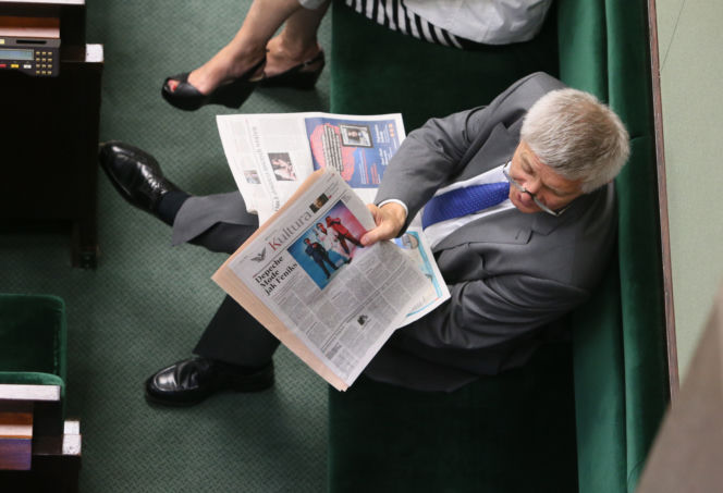 marek belka w sejmie podczas obrad nt deficytu budzetowego (7)