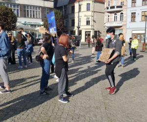 Protest w Grudziądzu, przeciwko agresji i dyskryminacji rasowej w Ameryce