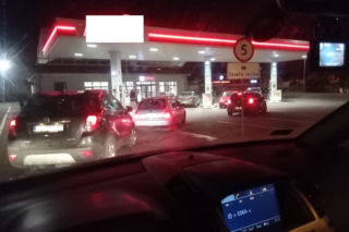 Polacy przeprowadzili SZTURM na stacje paliw. Najnowsze dane powalają!