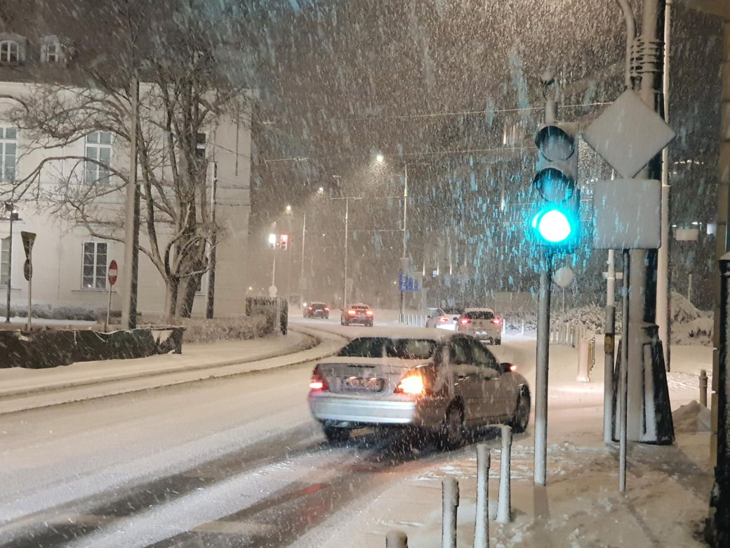 Zacznie się już w niedzielę. Takiej temperatury w Warszawie nie było kilka lat. Zima przypuści mocny atak
