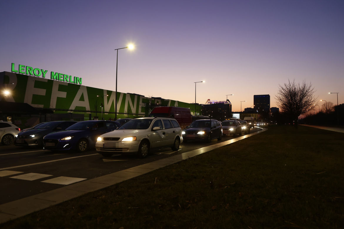 Gigantyczne korki na Ostrobramskiej. Wszystkiemu winien nowy buspas 