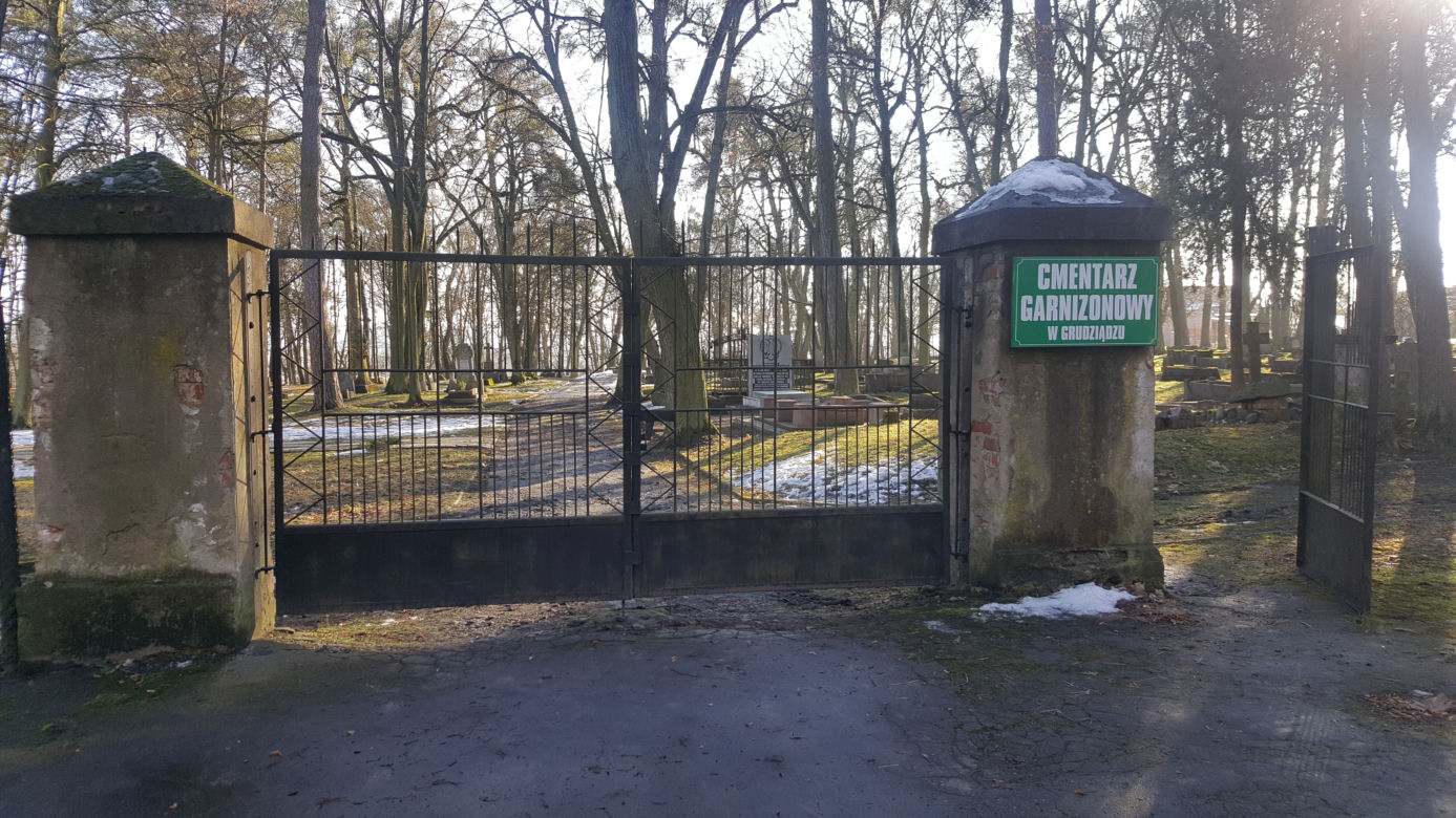 Rocznica Powstania Styczniowego. Cmentarz garnizonowy w Grudziądzu