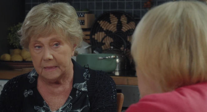 M jak miłość odc. 1910. Barbara (Teresa Lipowska), Zofia Kisielowa (Małgorzata Rożniatowska)