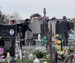 Płyta nagrobna przygniotła 1,5-rocznego chłopca! Straszna tragedia na cmentarzu Kamienicy