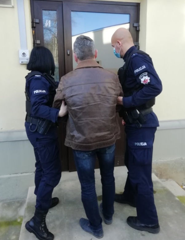 ROPCZYCE. Dostawca jedzenia przeżył HORROR. 19-latek przetrzymywany był w garażu!