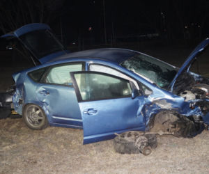 Potworne zderzenie toyoty z BMW w Piasecznie. Pogotowie zabrało rannego