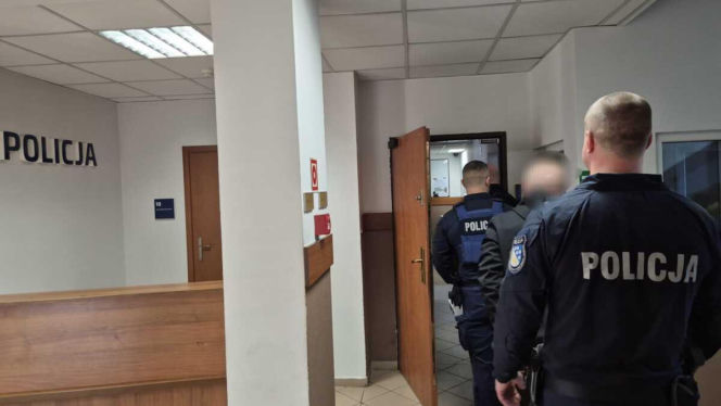 Pościg za 62-letnim złodziejem przez 4 powiaty. Taranował radiowozy!