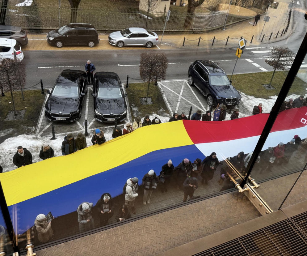 20-metrowa flag w centrum Lublina. Konsul Ukrainy nie krył wzruszenia