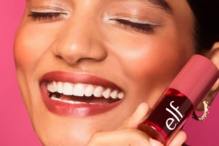 Lekki tint do ust i policzków Sheer For It od e.l.f. Cosmetics 