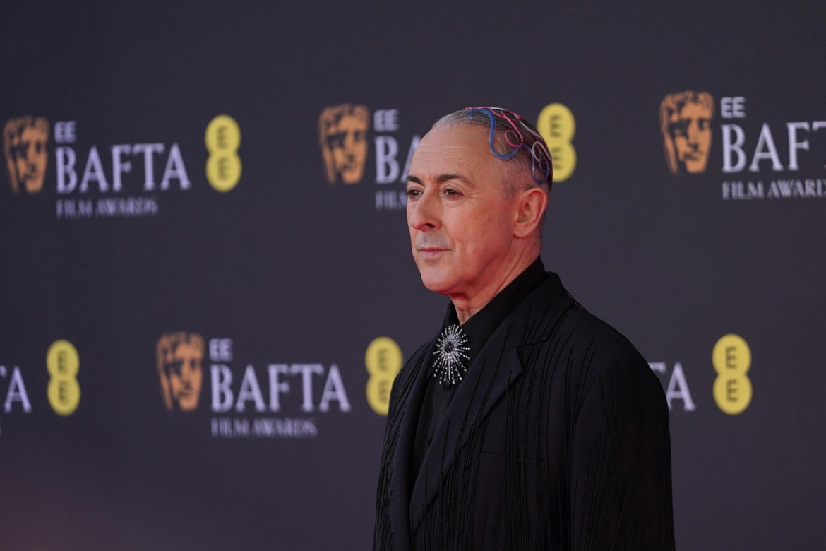 Gwiazdy przebrane za abażury na Bafta. Kto się popisał najlepszą kreacją?