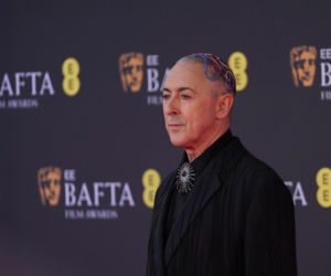 Gwiazdy przebrane za abażury na Bafta. Kto się popisał najlepszą kreacją?