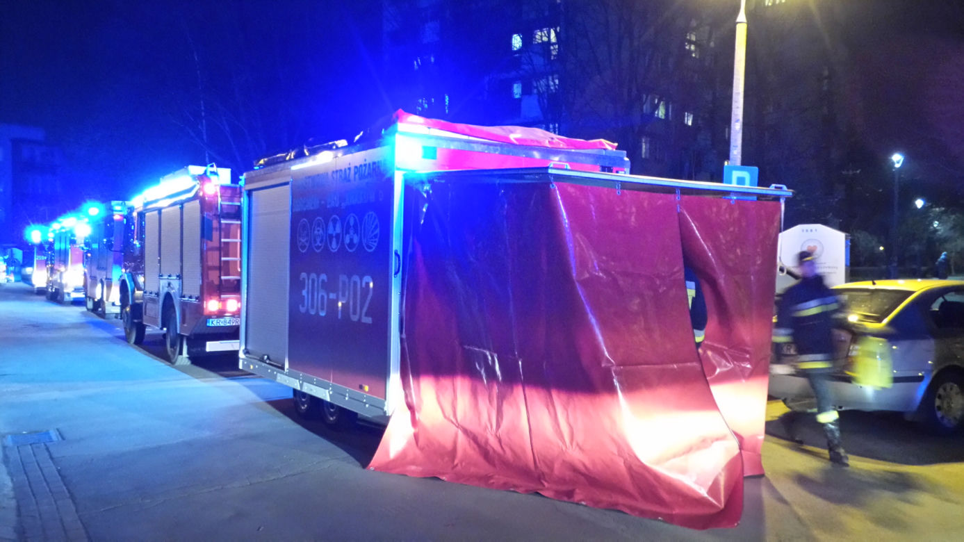 Kilka zastępów straży pożarnej, policja, pogotowie i ratownictwo chemiczne. Akcja strażaków w Bieńczycach