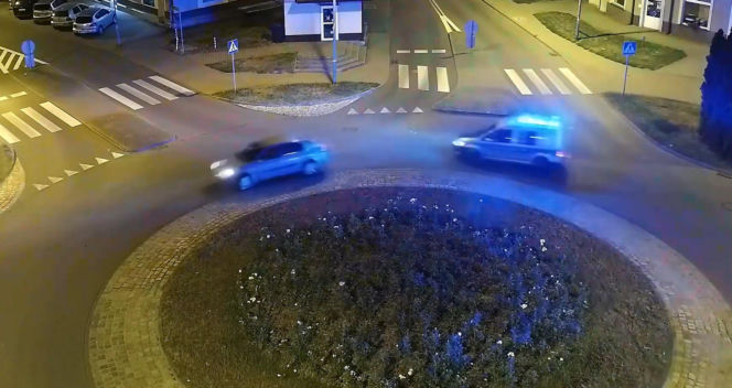 Pościg jak z filmu akcji. 20-letni Ukrainiec zderzył się czołowo z radiowozem