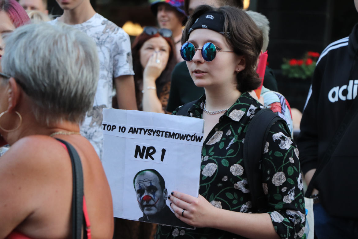 Torunianie protestują przeciwko przegłosowaniu Lex TVN