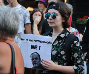 Torunianie protestują przeciwko przegłosowaniu Lex TVN