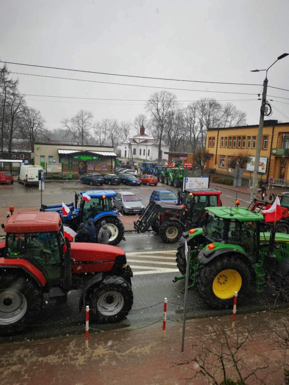 „Zostaliśmy zmuszeni wyjechać na ulice”. Rolnicy protestują w powiecie bialskim