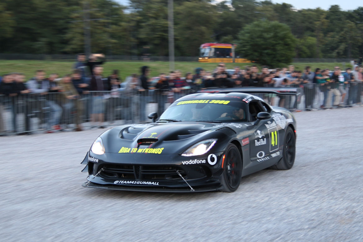 Gumball 3000 2017 w Warszawie pod Stadionem Narodowym