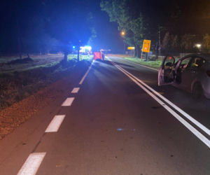 Rogienice Wielkie. Śmiertelny wypadek motorowerzysty na DK 63 [ZDJĘCIA]