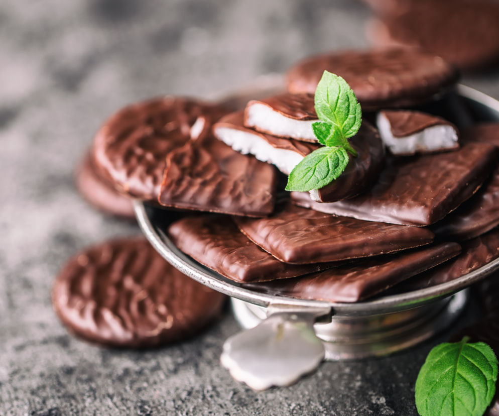 Domowe pastylki miętowe w czekoladzie bez cukru, lepsze niż After Eights 