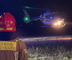 Nastolatek przejechany przejechany przez ciągnik w Wilanowie! Dwóch 14-latków na hulajnodze zderzyło się z traktorem