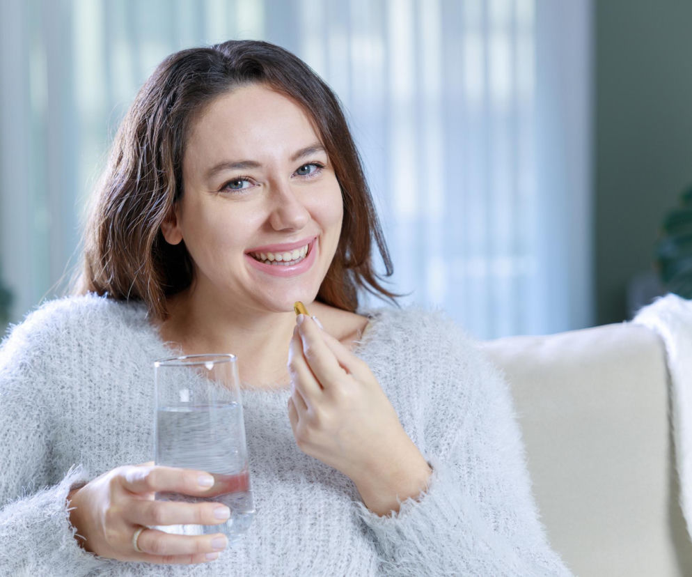 Oto 8 witamin, które każda kobieta powinna brać po 30. roku życia. Lekarze nie mają wątpliwości