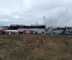 Pożar hali Cersanitu w Starachowicach