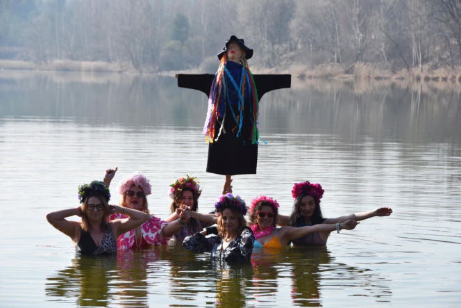 Królowe lodu i lodowi wojownicy pożegnali zimę. Marzanna wylądowała w głębinach!